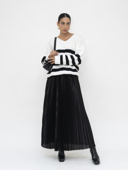 B&W Sweater - Imagen 4