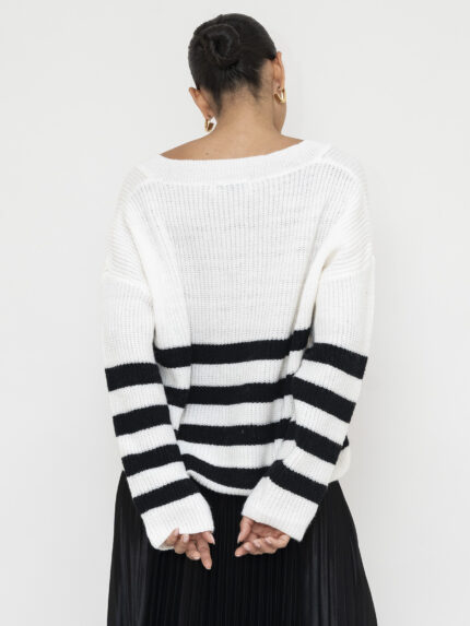 B&W Sweater - Imagen 2