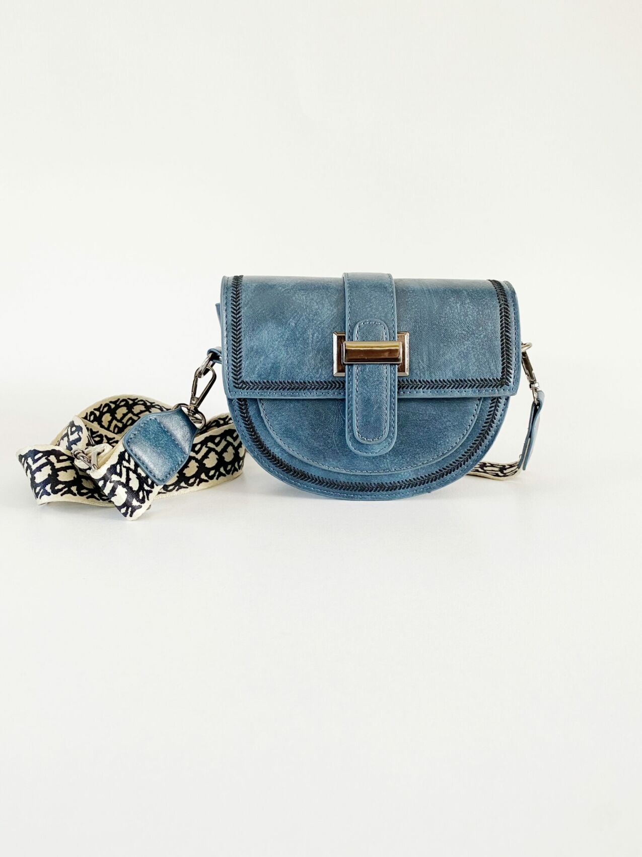 JPEG-image-D34CDDD739C8-1-scaled-1.jpeg Cartera Strap - Imagen 1